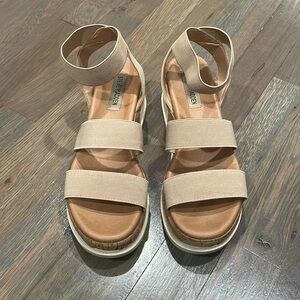 Steve Madden platform sandals